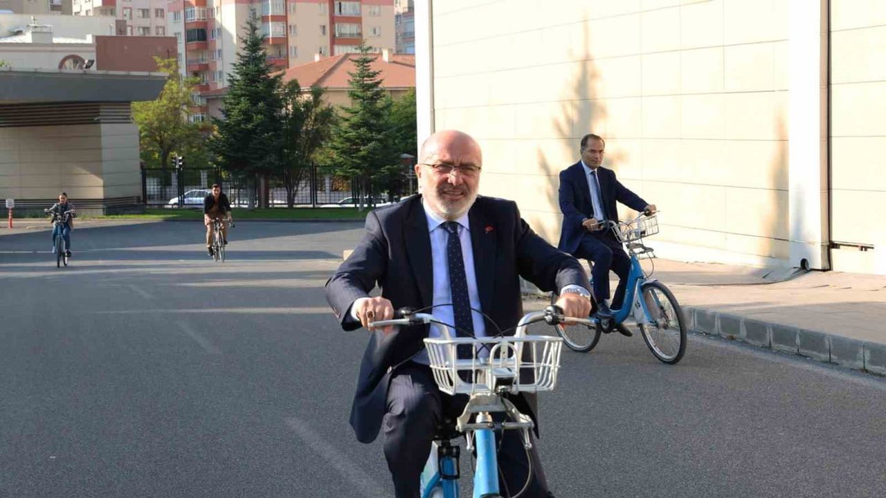 Kayseri Üniversitesi'nde sürdürülebilirlik vurgusu: ikinci arabasız kampüs günü