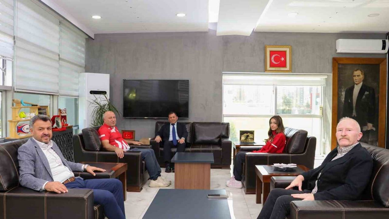 Kayserili dünya ikincisi Berat Su Yılmazer'den Kabakcı'ya ziyaret