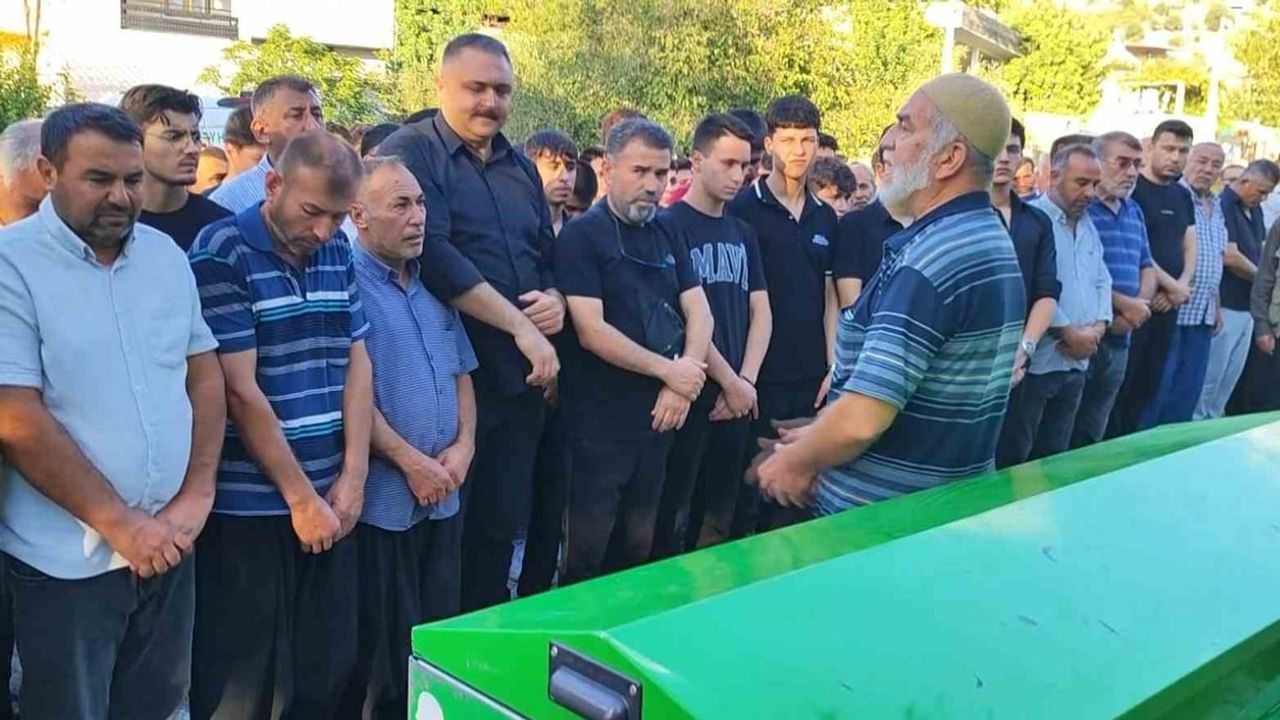 Kaza kurbanı liseli Selçuk Kelebekli son yolculuğuna uğurlandı