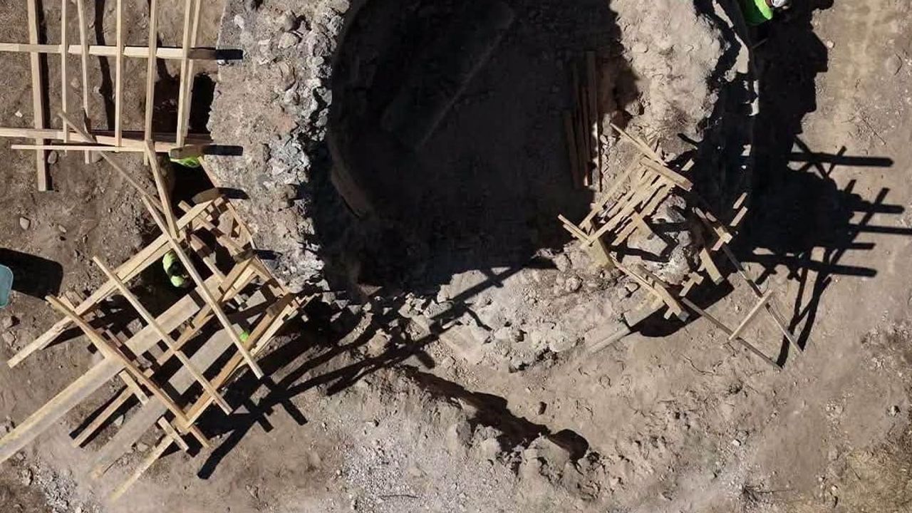 Kemah’ta Sultan Melik Türbesi arkeopark hedefiyle restorasyona alındı