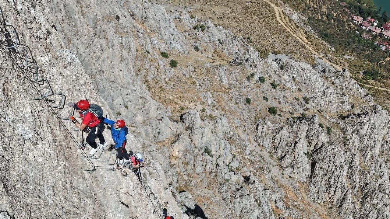 Kemaliye'de 517 basamaklı via ferrata parkuru uluslararası adrenalin rotası oldu