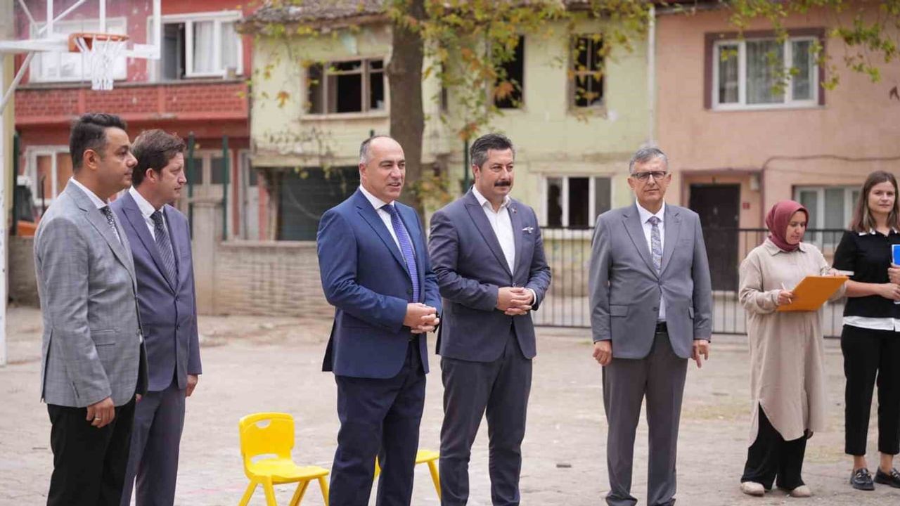 Kendi sıralarına başkan olarak döndü: Tahirağa İlkokulu'nda yeni eğitim heyecanı