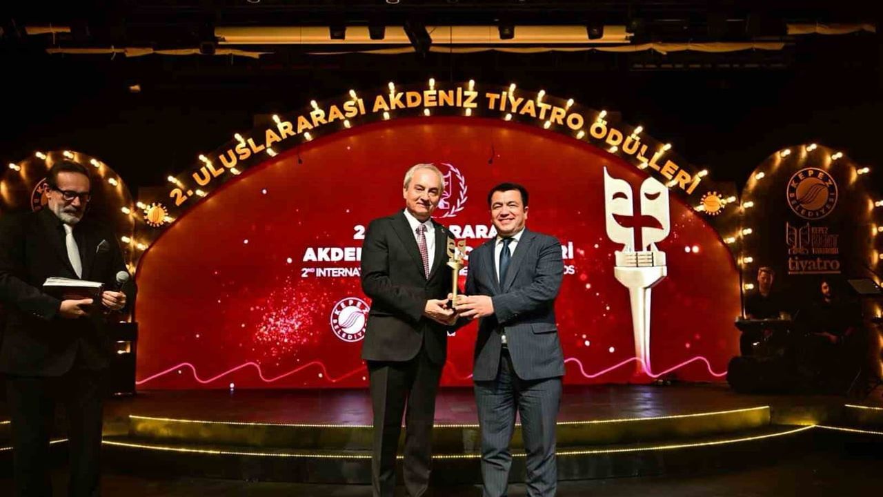 Kepez Akdeniz sahnelerini bir araya getirdi