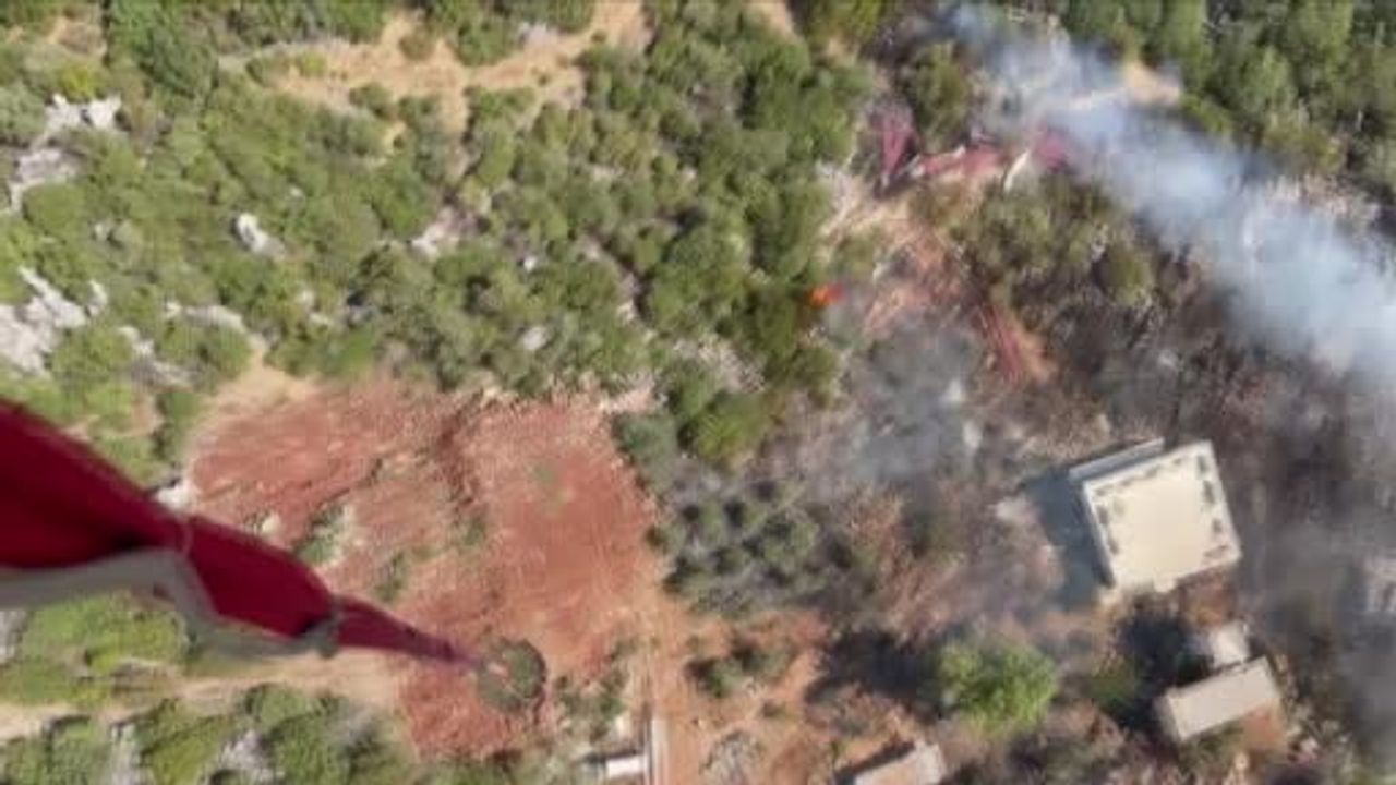 Kepez Kızıllı Mahallesi'nde orman yangını: çok sayıda hava ve kara aracı müdahale ediyor