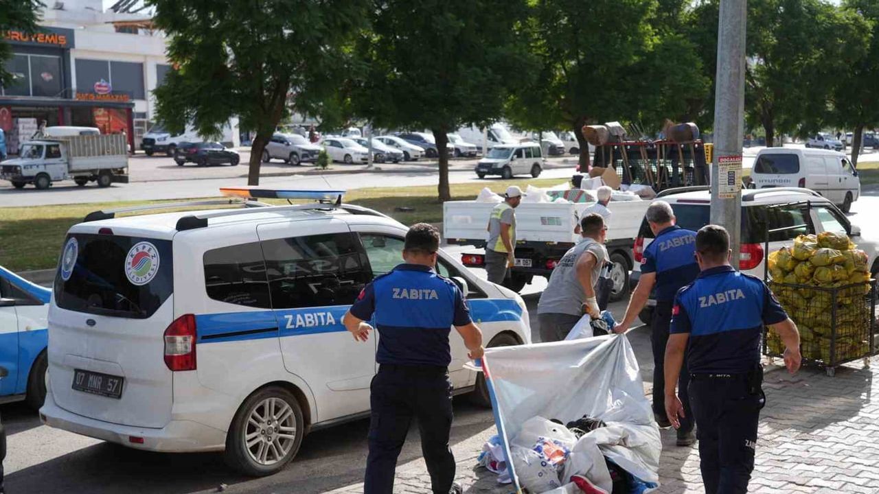 Kepez pazarlarında kaldırım işgali ve haksız rekabete sıkı denetim