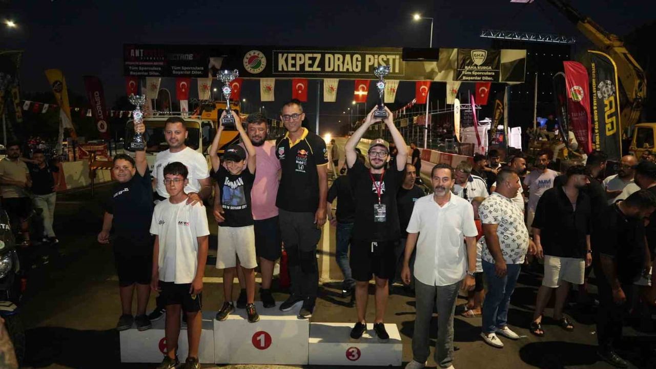 Kepez'te 402 metrelik dragta hız, refleks ve zafer yarıştı