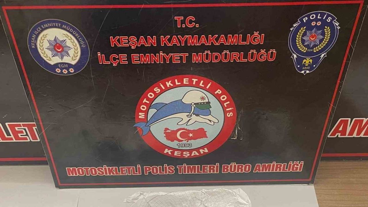 Keşan polisi şüpheli iki kişide tütün karışımlı uyuşturucu ele geçirdi