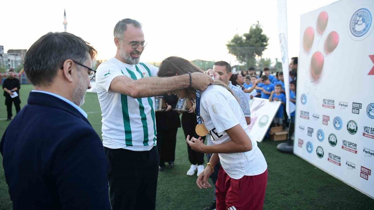 Kestel'de yaz spor okulları sertifika töreni ve gösterilerle tamamlandı