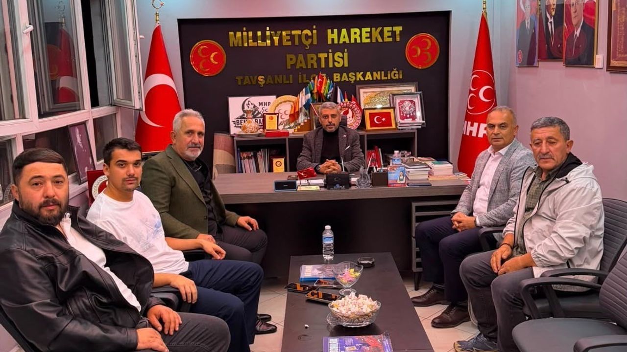 Kıbrıs'ta feribot kazası sonrası Akkaya ailesi MHP'ye teşekkür ziyaretinde bulundu