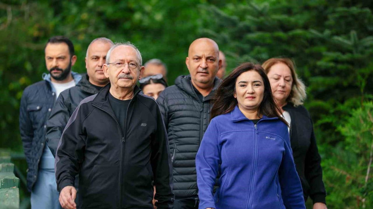 Kılıçdaroğlu Abant'ta sabah yürüyüşüyle kamp günü açtı
