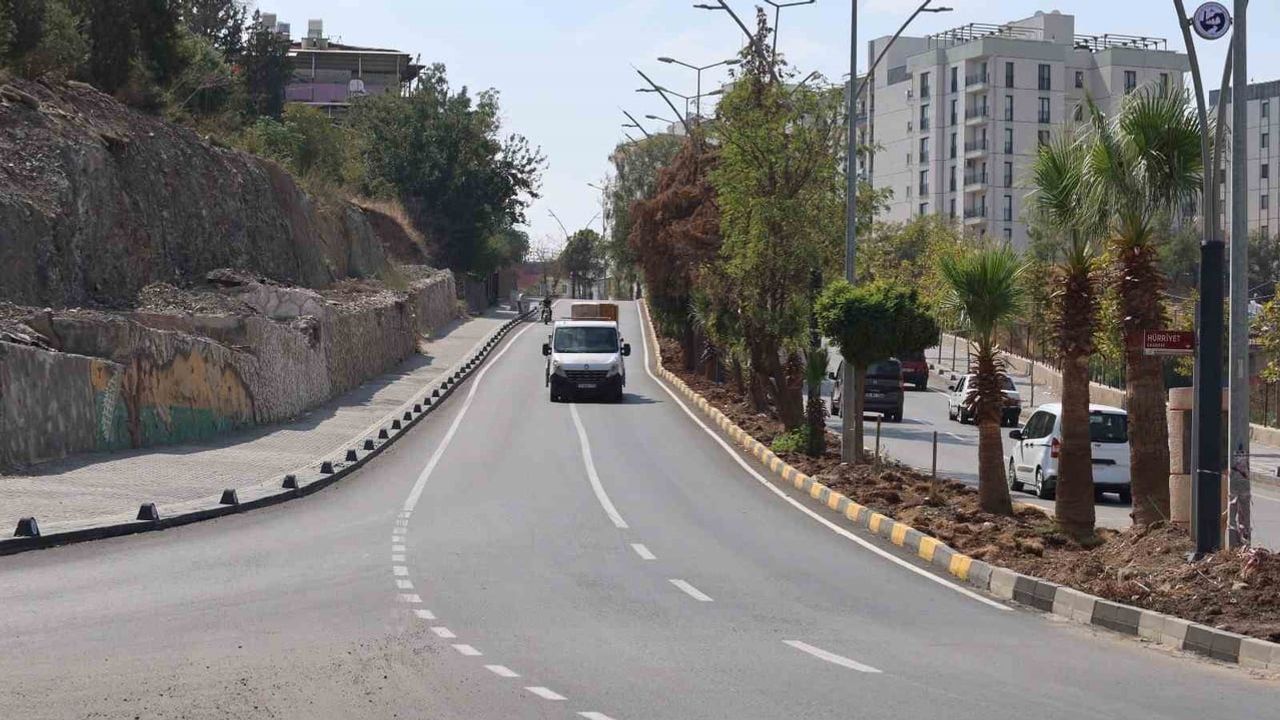 Kırıkhan'da ulaşım güvenliği artırıldı: beş ana arter yenilendi
