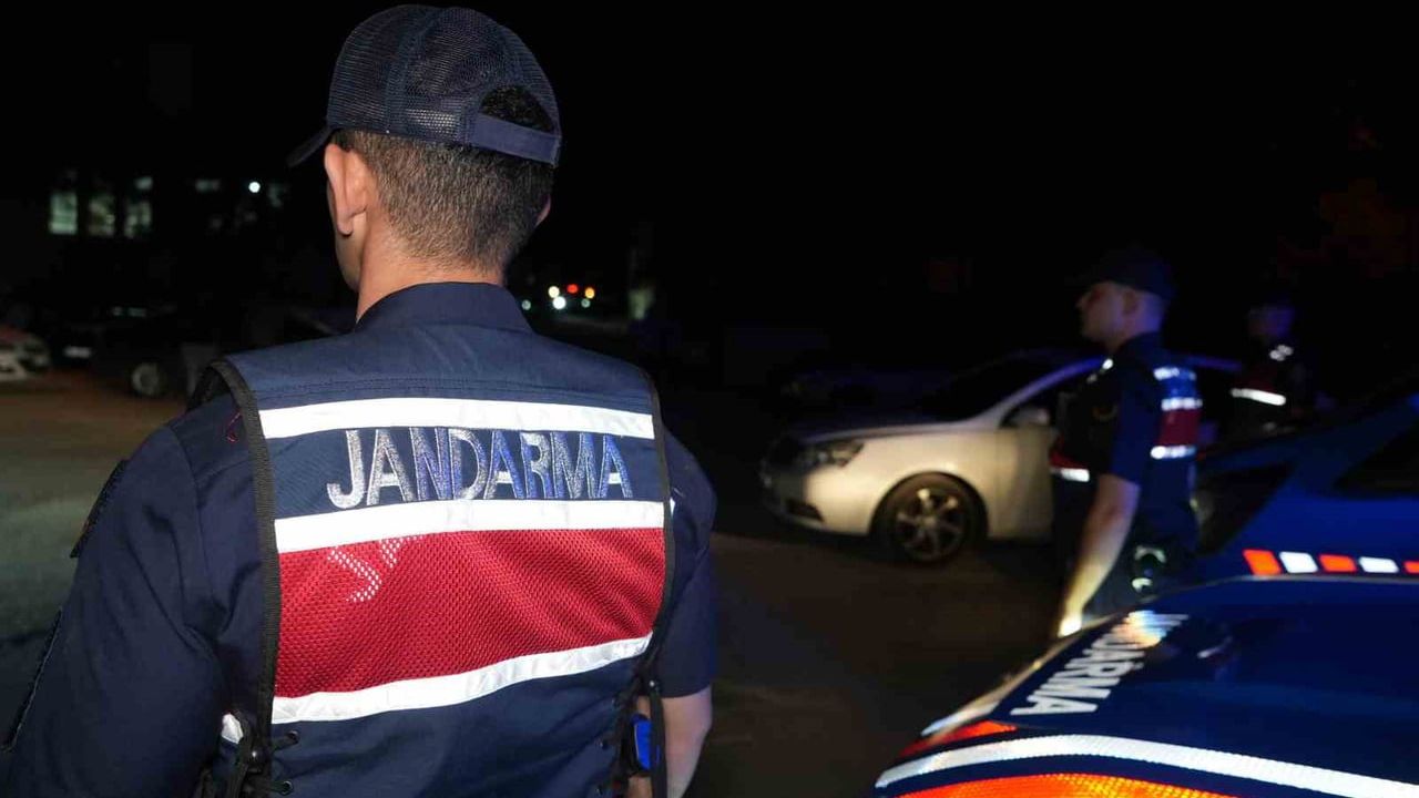 Kırıkkale'de dron destekli eş zamanlı operasyon: 8 şüpheli gözaltında