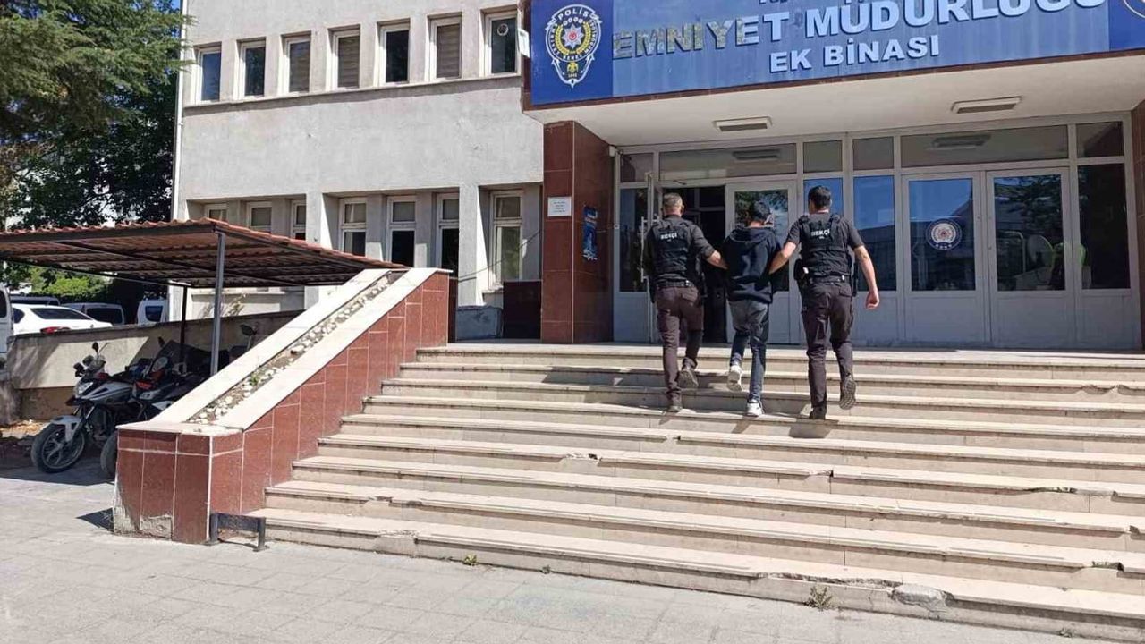 Kırıkkale'de kesinleşmiş hapis cezaları bulunan iki hükümlü yakalandı