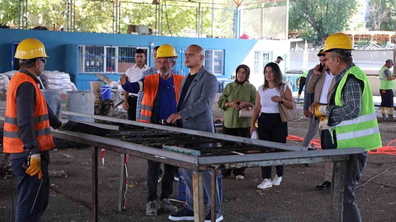 Kırıkkale'de pazarlar baştan sona yenileniyor: beş kapalı pazar ile Hal Müdürlüğü modernize ediliyor