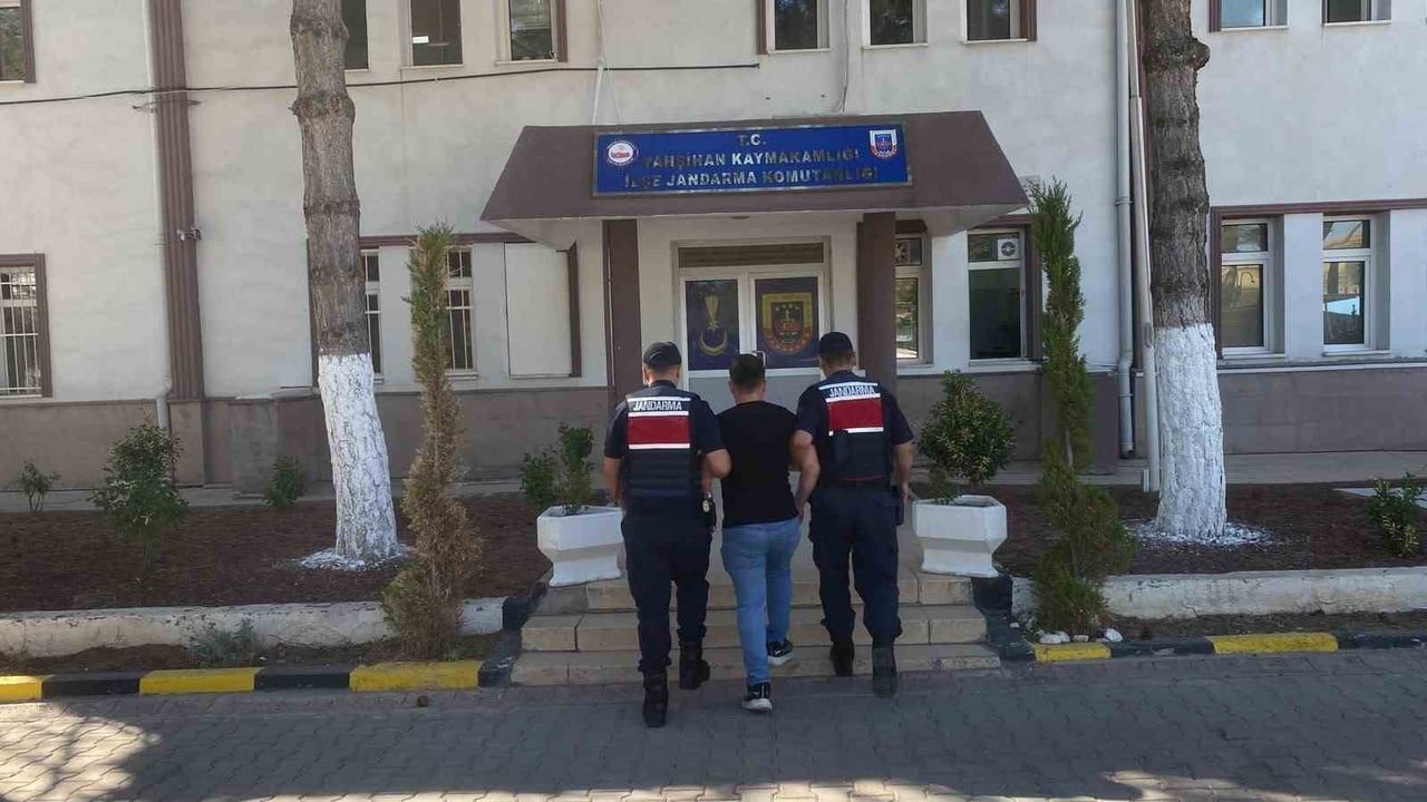 Kırıkkale operasyonunda farklı suçlardan hükümlü dört kişi cezaevine gönderildi