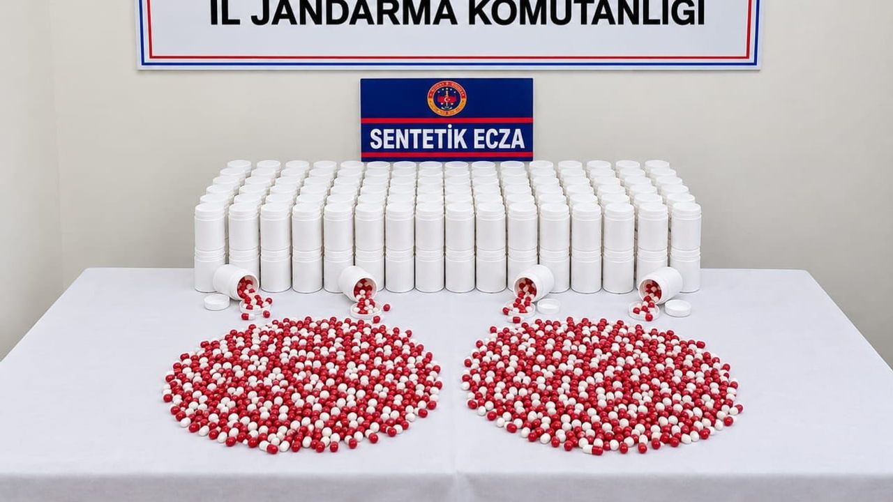 Kırsala gömülen 12 bin 450 sentetik hap jandarmanın ihbarıyla bulundu
