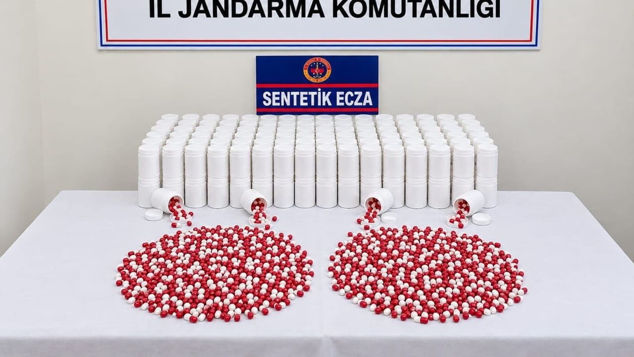 Kırsalda saklanan uyuşturucuya operasyon: 12 bin 450 sentetik hap ele geçirildi