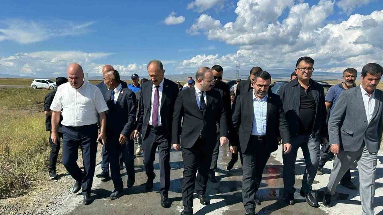Kırsalda ulaşım güçleniyor: Kuyucuk'ta 650 metre beton yol tamamlandı
