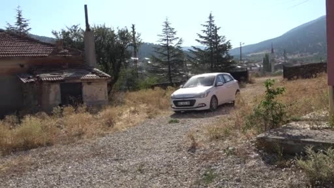 Kırsaldaki minik okul yeni eğitim yılına iki öğrenciyle başladı