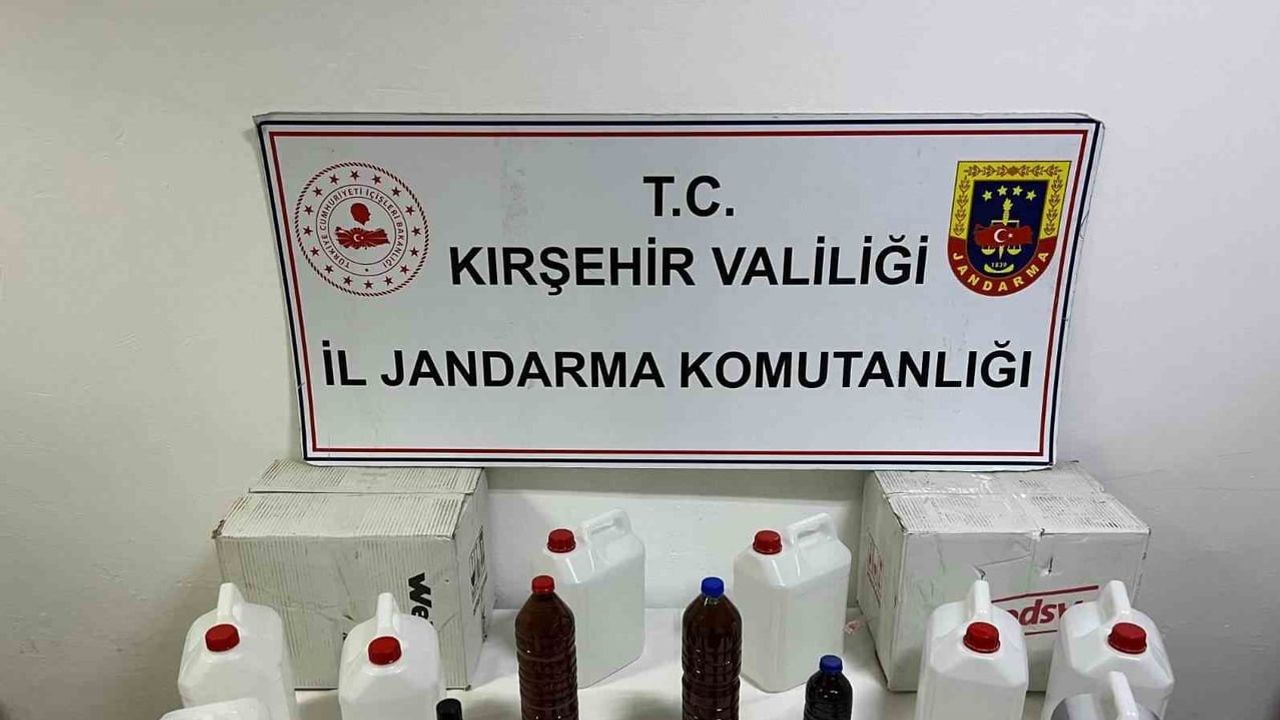Kırşehir'de halk sağlığını korumaya yönelik kaçak alkol operasyonu: 50 litre ele geçirildi