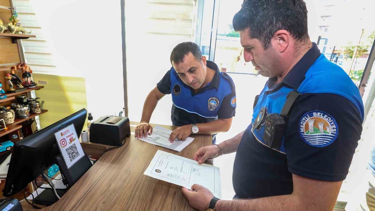 Kırtasiyelerde güvenlik ve fiyat denetimi: Mezitli zabıtasından kapsamlı inceleme