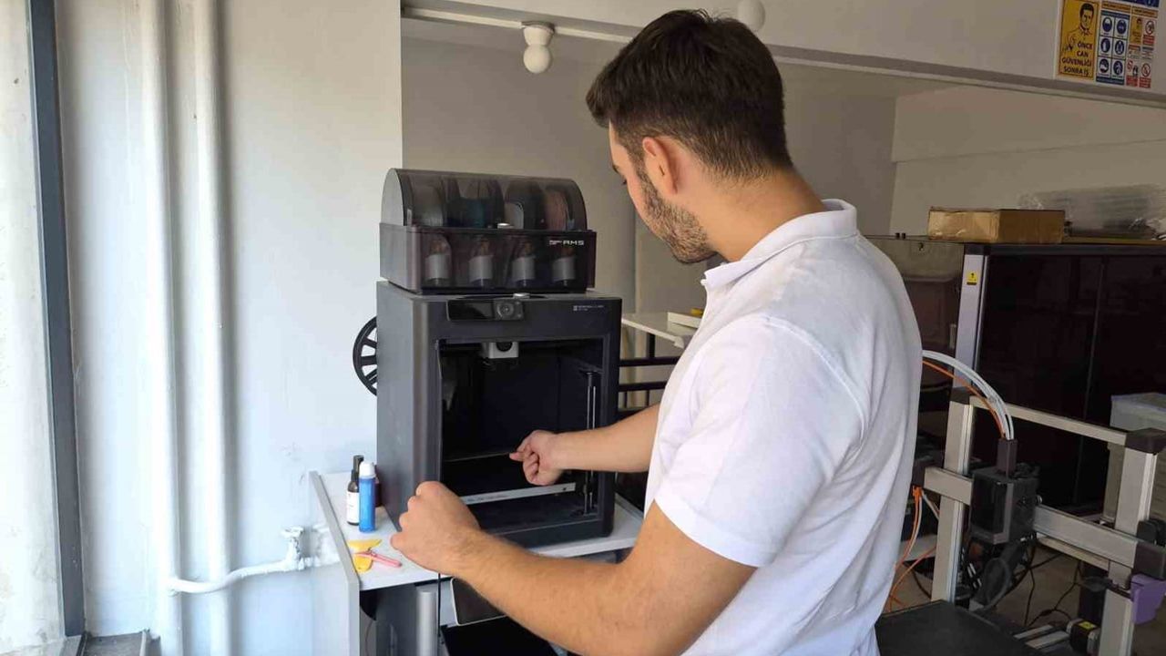 Kişiye özel objelerde yeni dalga: Eskişehir'de 3 boyutlu yazıcıdan çıkan hediyelikler rağbet görüyor