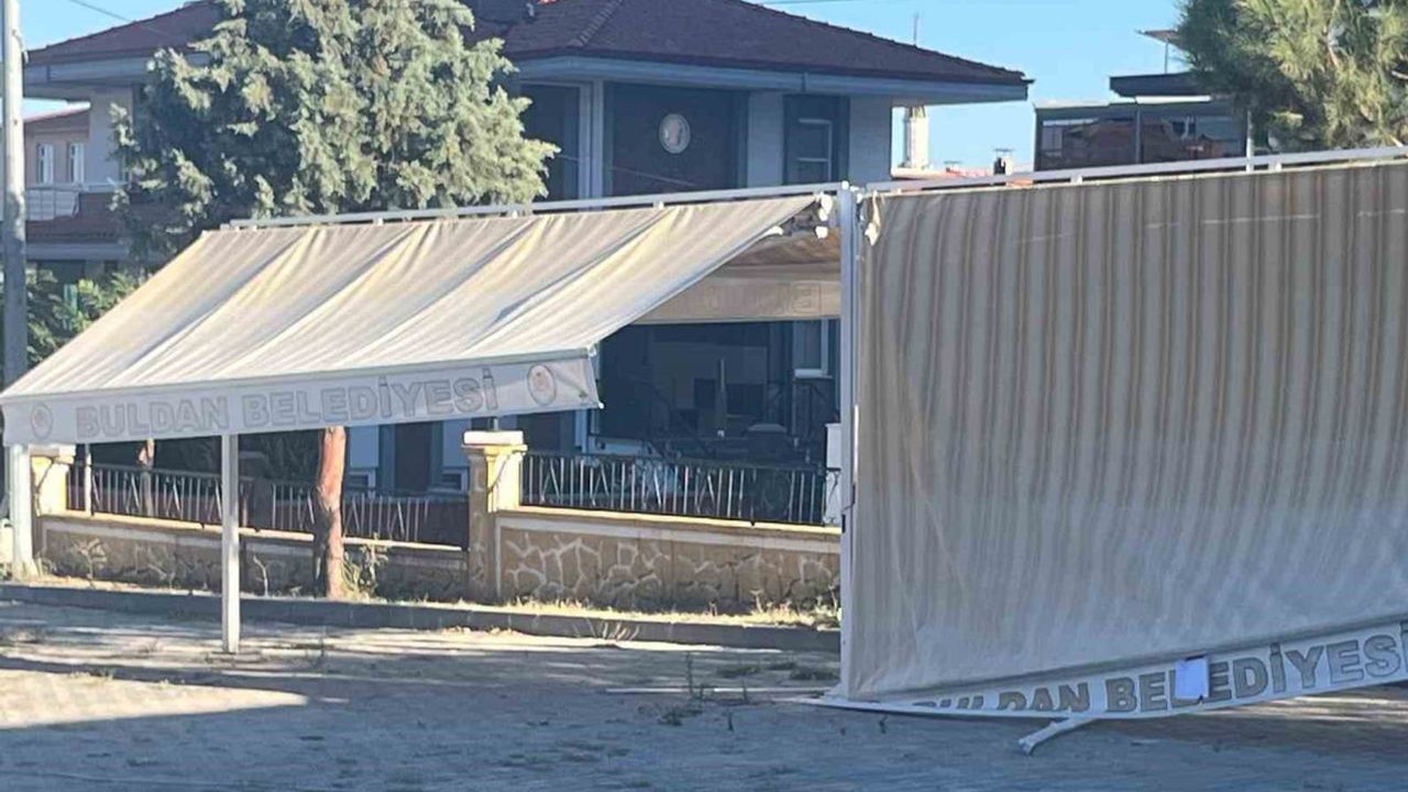 Kitap kafenin gölgesinde tehlike: veliler uyarıyor
