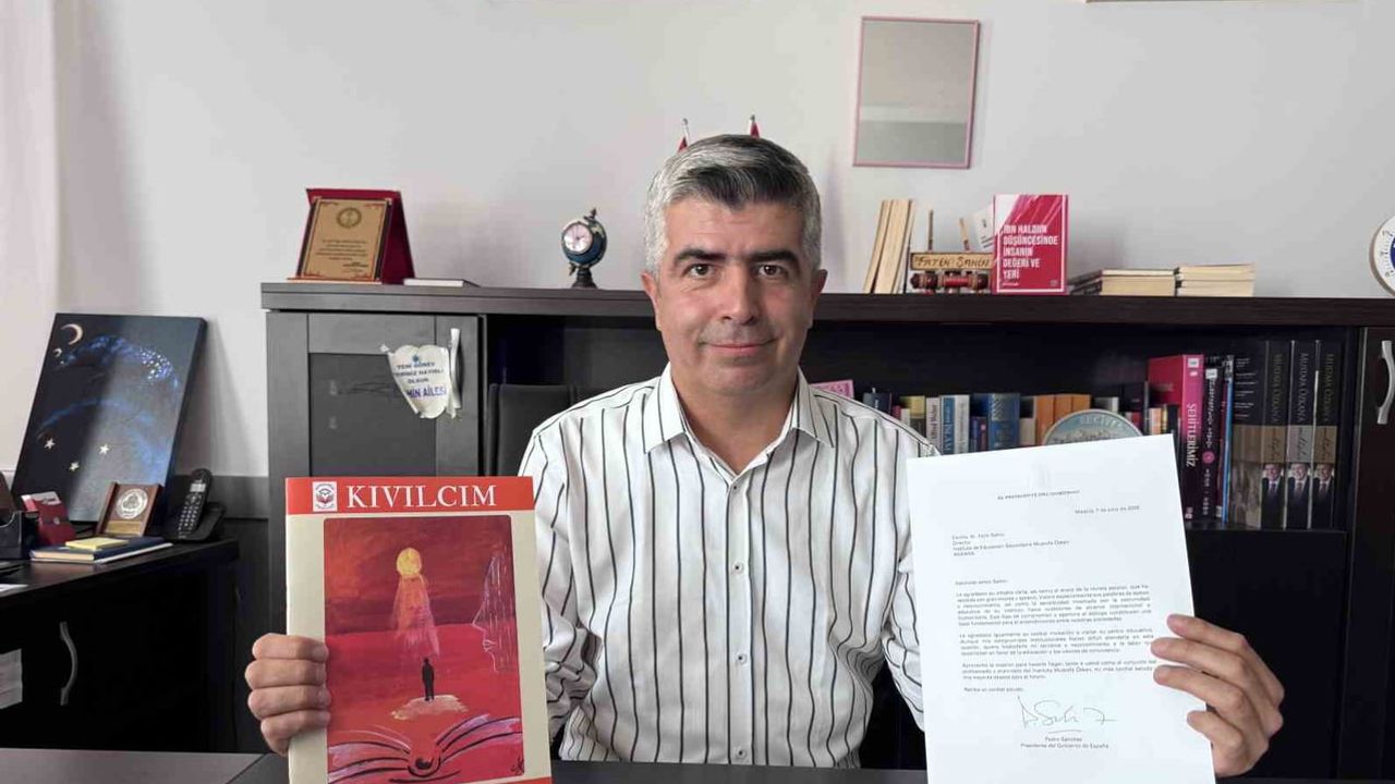 Kıvılcım dergisi Pedro Sánchez'ten imzalı teşekkür mektubu aldı