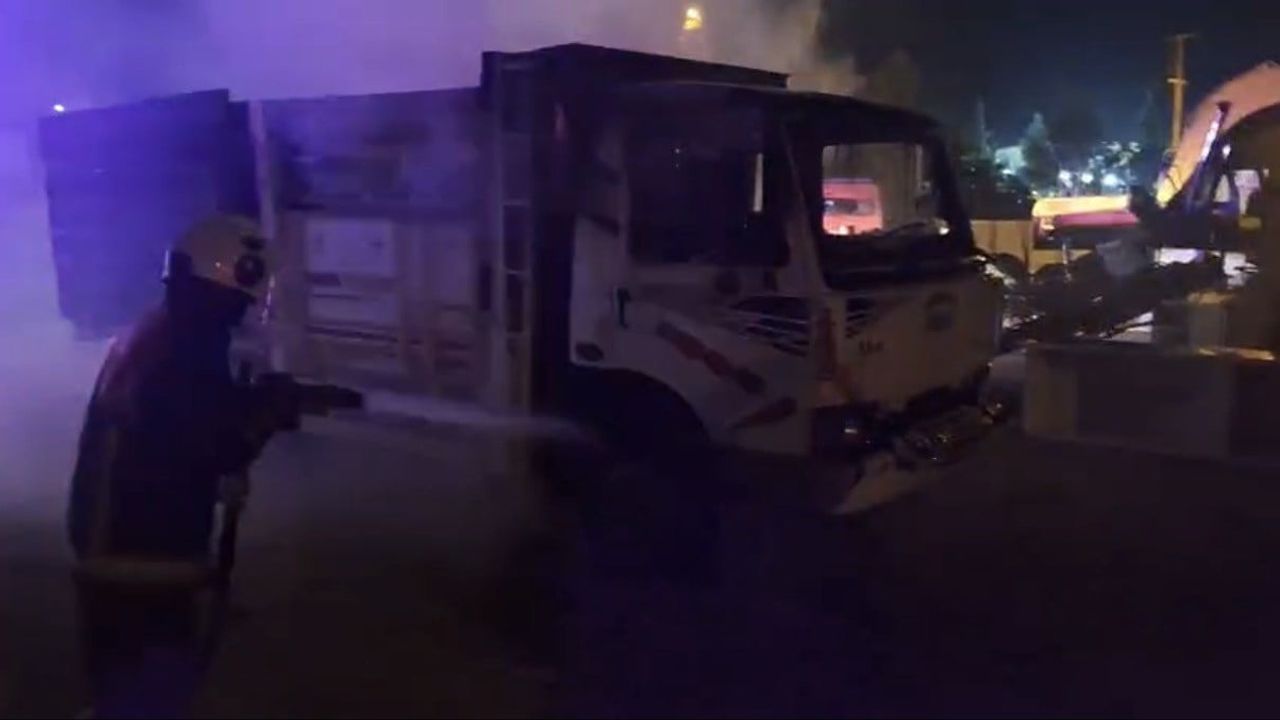 Kızıltepe sanayi mahallesinde park halindeki kamyonda alevler kontrol altına alındı