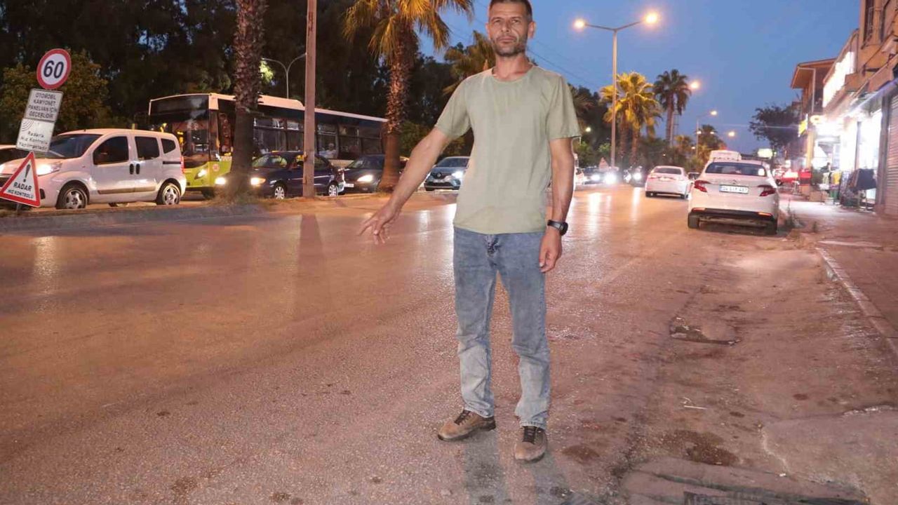 Klima bahanesiyle açık giden kapı bisikletliyi yola savurdu