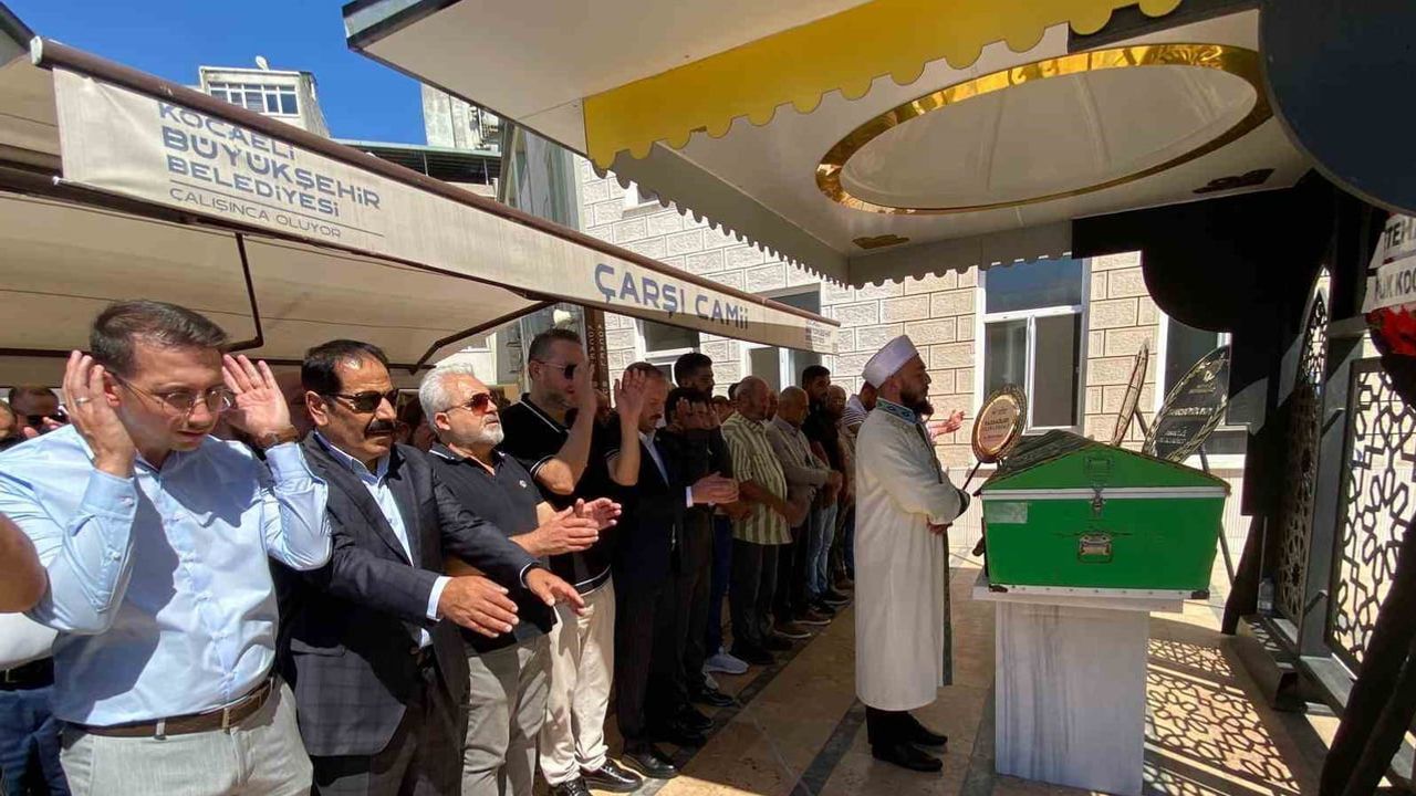 Kocaeli basınının deneyimli ismi Ali Çınar son yolculuğuna uğurlandı