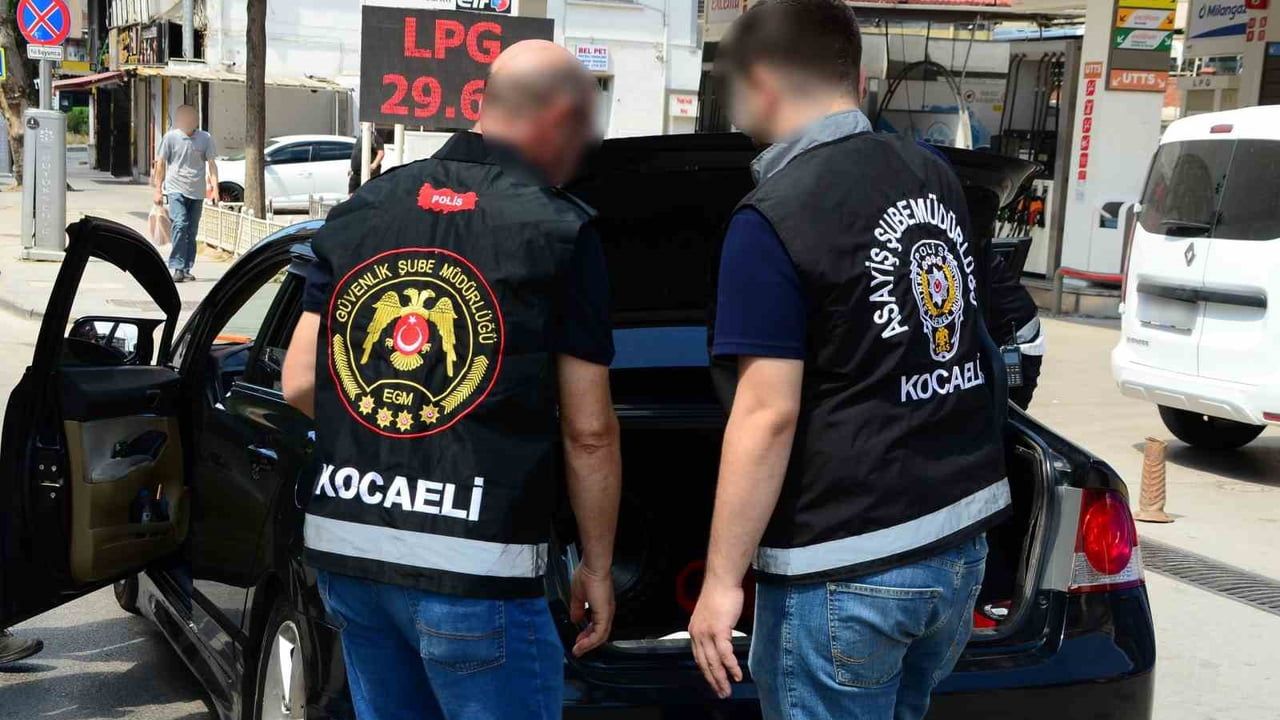 Kocaeli'de kapsamlı denetimde aranan 50 şahıs gözaltına alındı