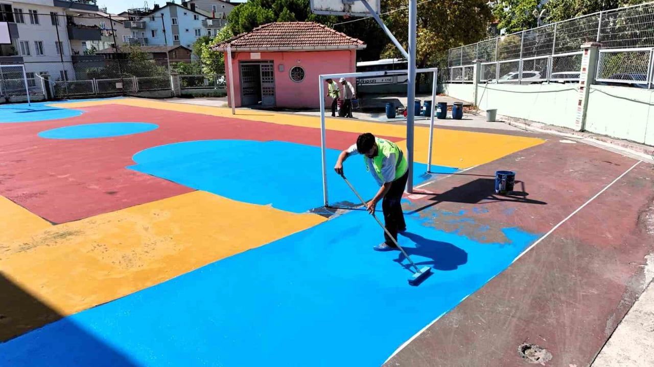 Kocaeli'de okul bahçeleri spora hazırlanıyor: Potasız Okul Kalmasın'da saha çalışmalarına hız verildi