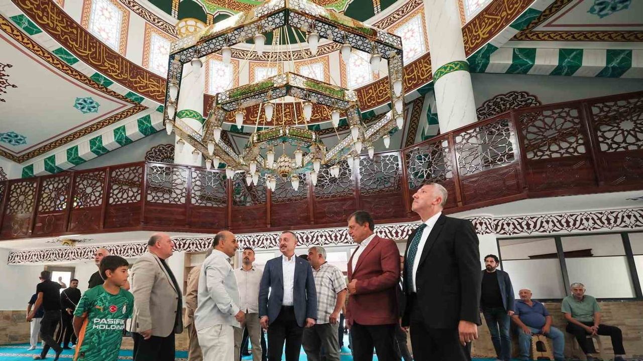 Kocaeli'nin nabzı Karamürsel'de: Büyükakın cami şantiyesinden esnaf sohbetine