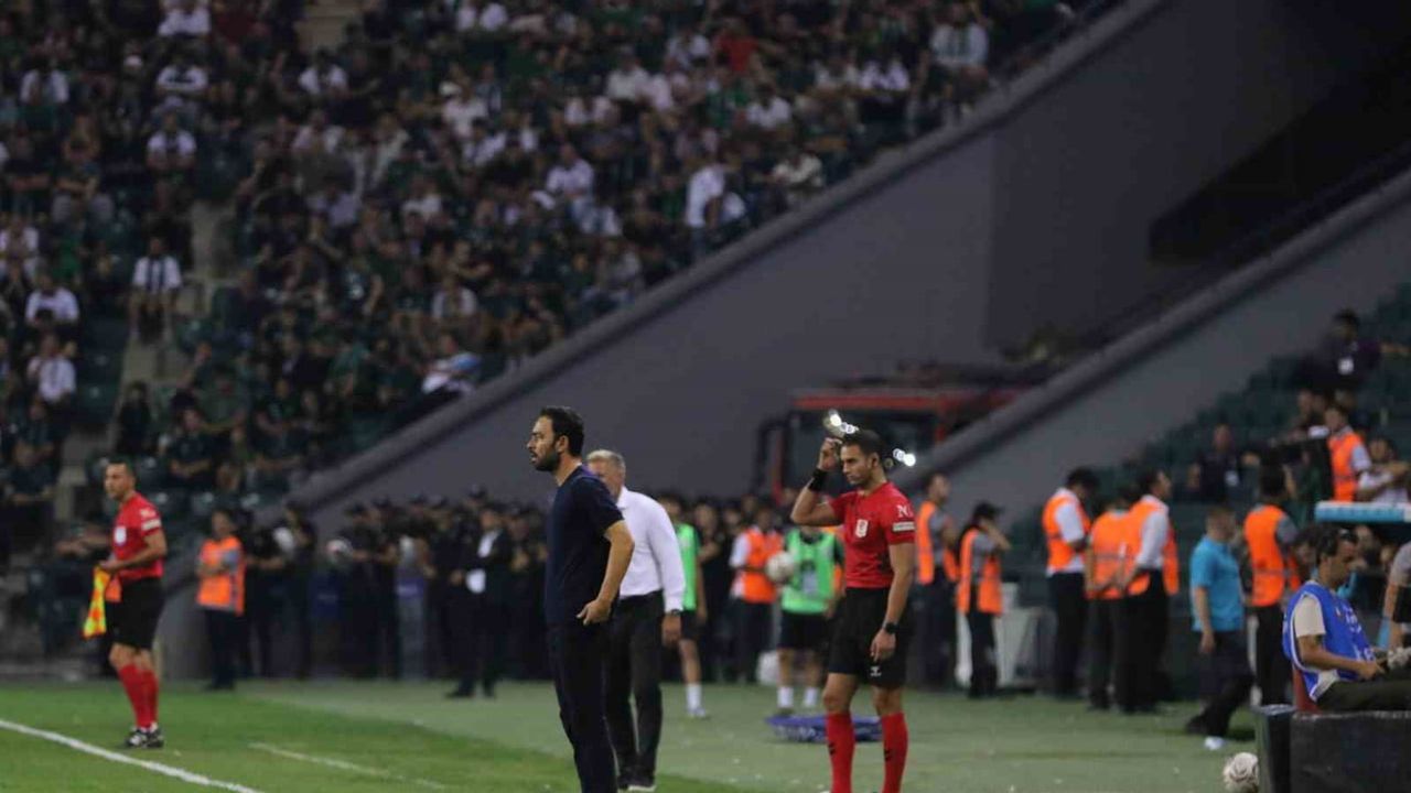 Kocaelispor evinde öne geçti: ilk yarı 1-0