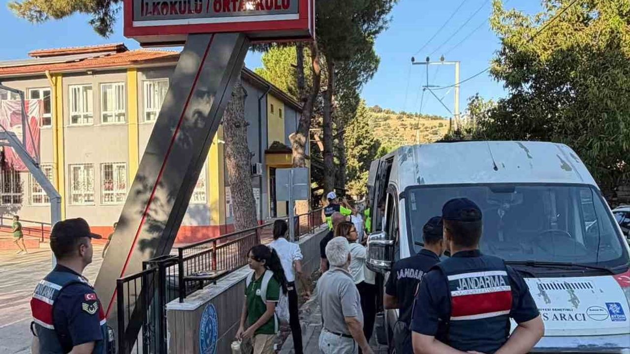 Koçarlı'da okul çevrelerinde ve servislerde kapsamlı güvenlik tedbirleri