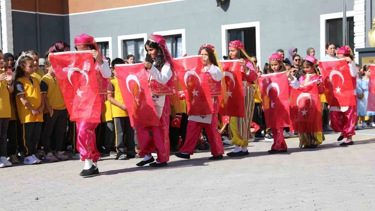 Kocasinan'da ilk ders zili çaldı: büyük ve güçlü Türkiye için nesil yetiştirme vurgusu