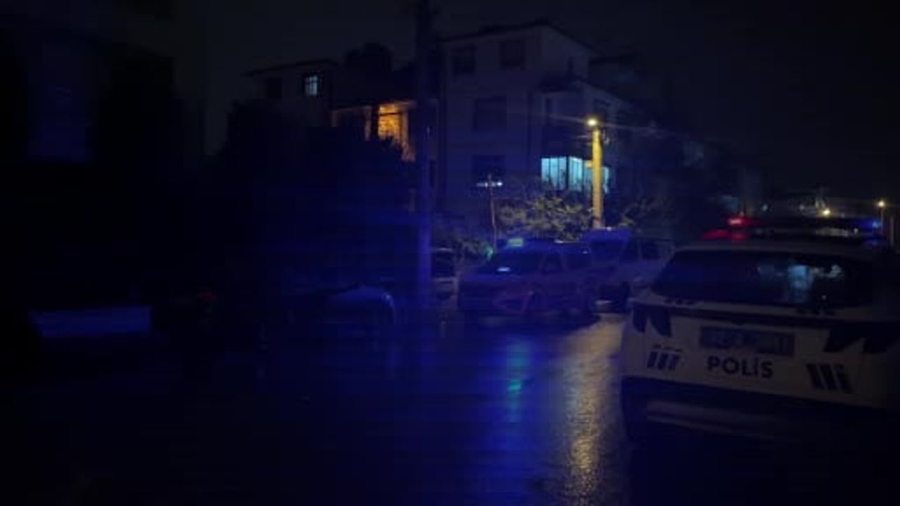 Komşu tartışması silaha döndü: 15 yaşındaki çocuk hastaneye kaldırıldı