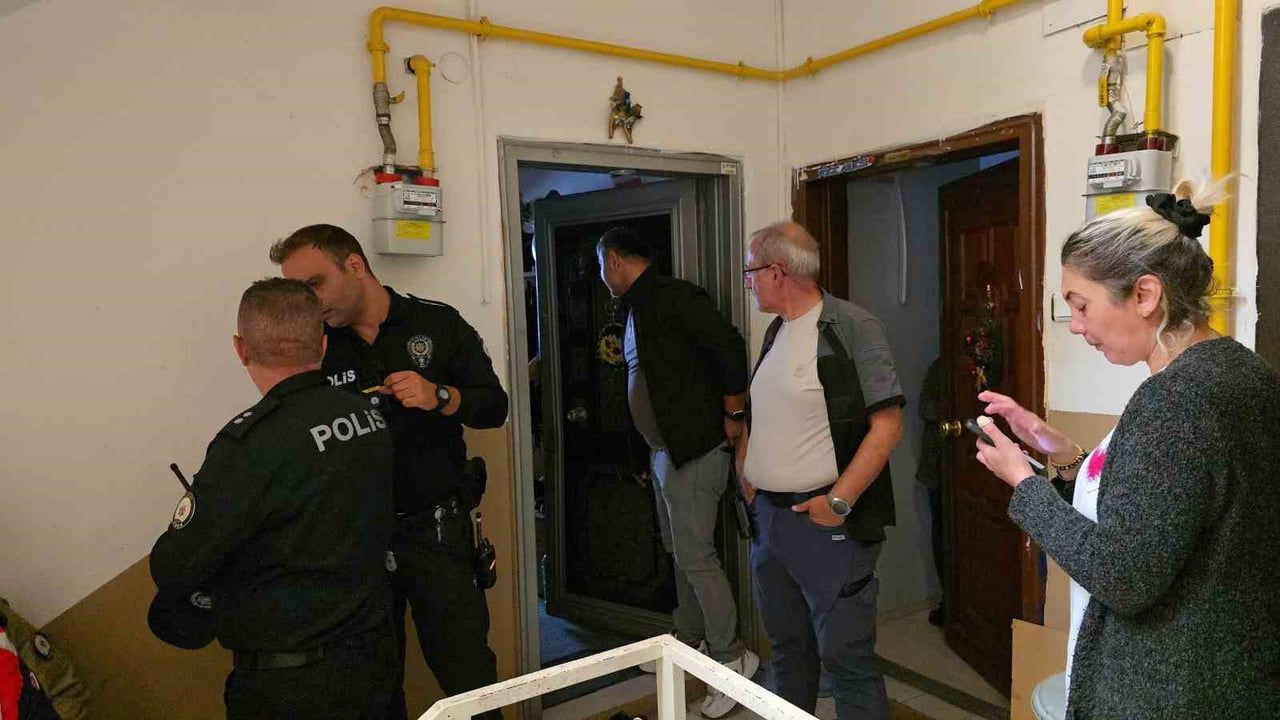 Komşularının dikkati paniği önledi: Mevlüde Aksoy koltukta uyurken bulundu