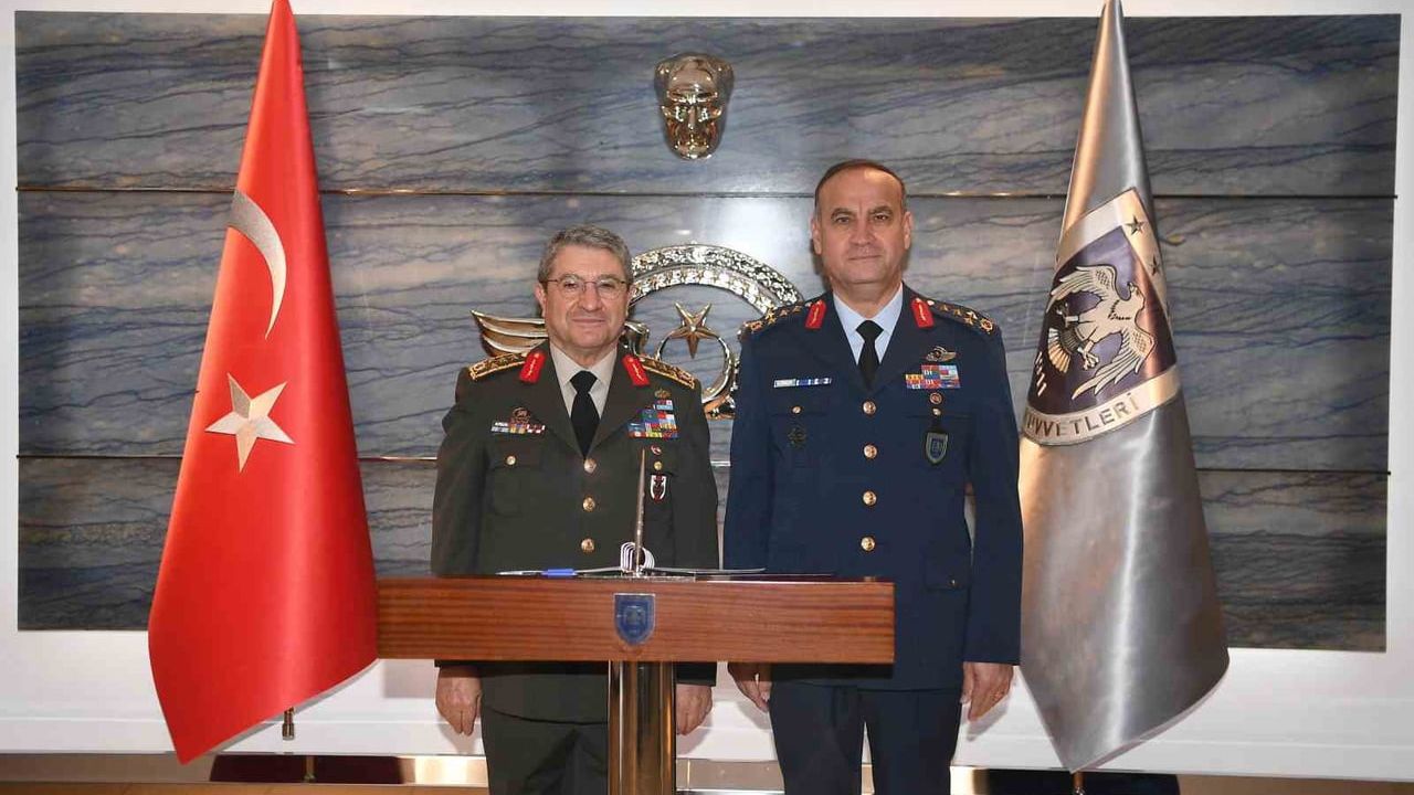 Komuta kademesi hava kuvvetleri karargahında bir araya geldi