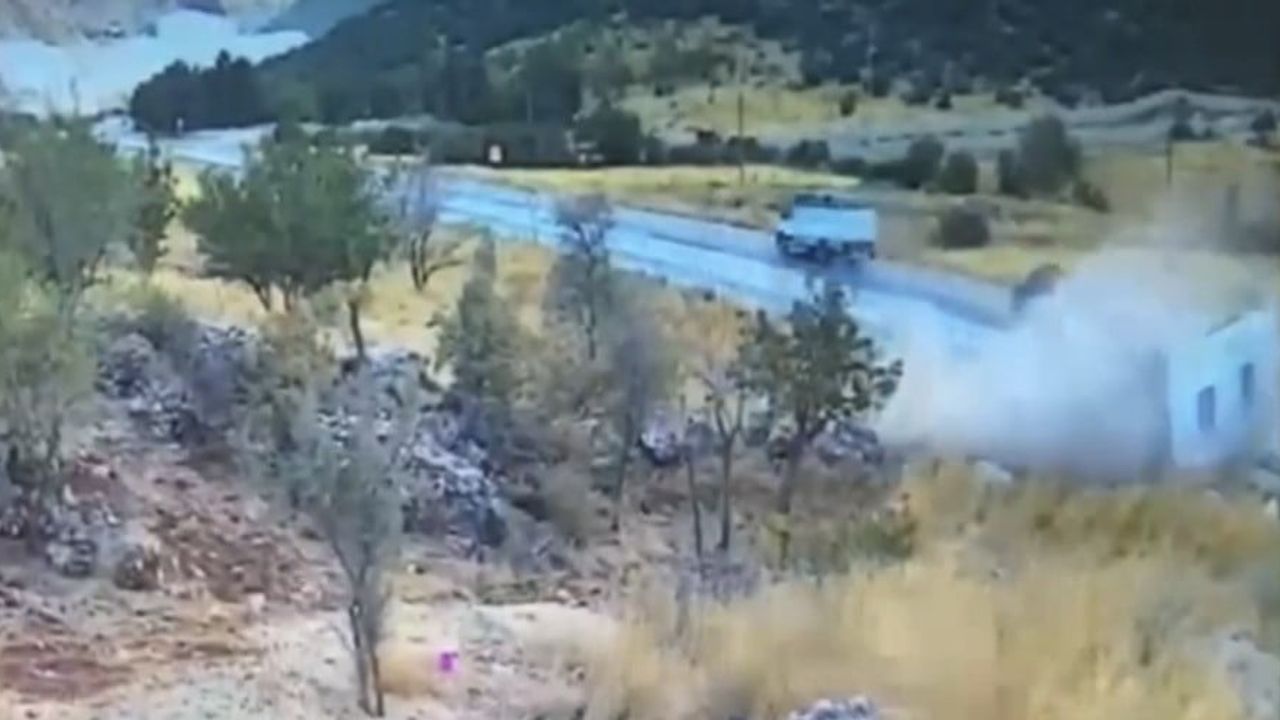 Kontrolden çıkan otomobilin şeride geçişi 7 cana mal oldu