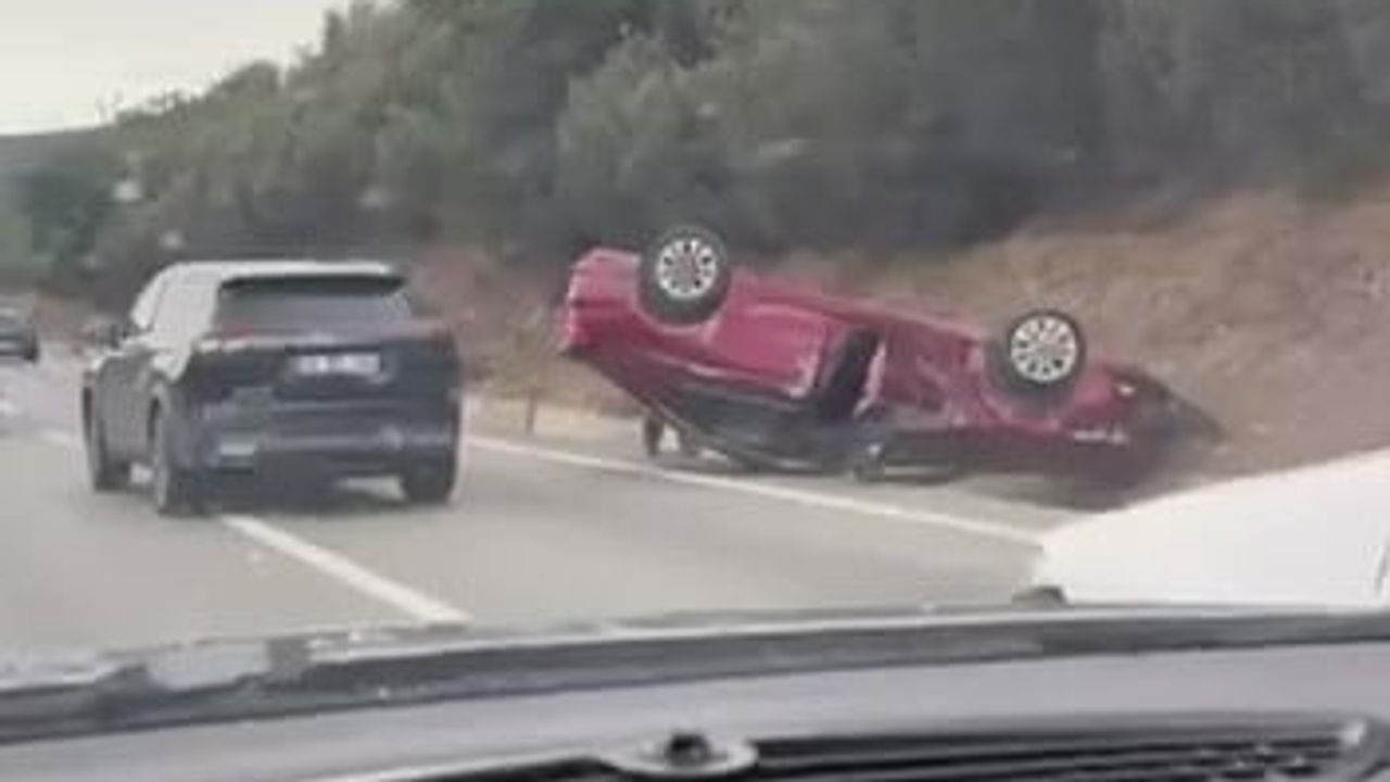 Kontrolü kaybeden otomobil D-100 Hereke'de takla attı