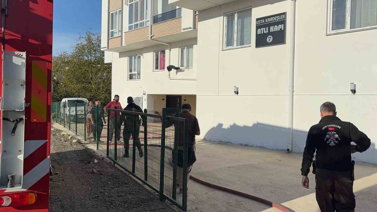 Konuralp'te zemin katı etkileyen yangın itfaiyenin müdahalesiyle söndürüldü