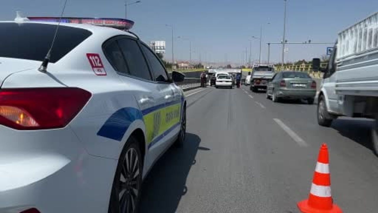 Konya'da Adana Çevre Yolu'nda zincirleme çarpışma: 1 yaralı