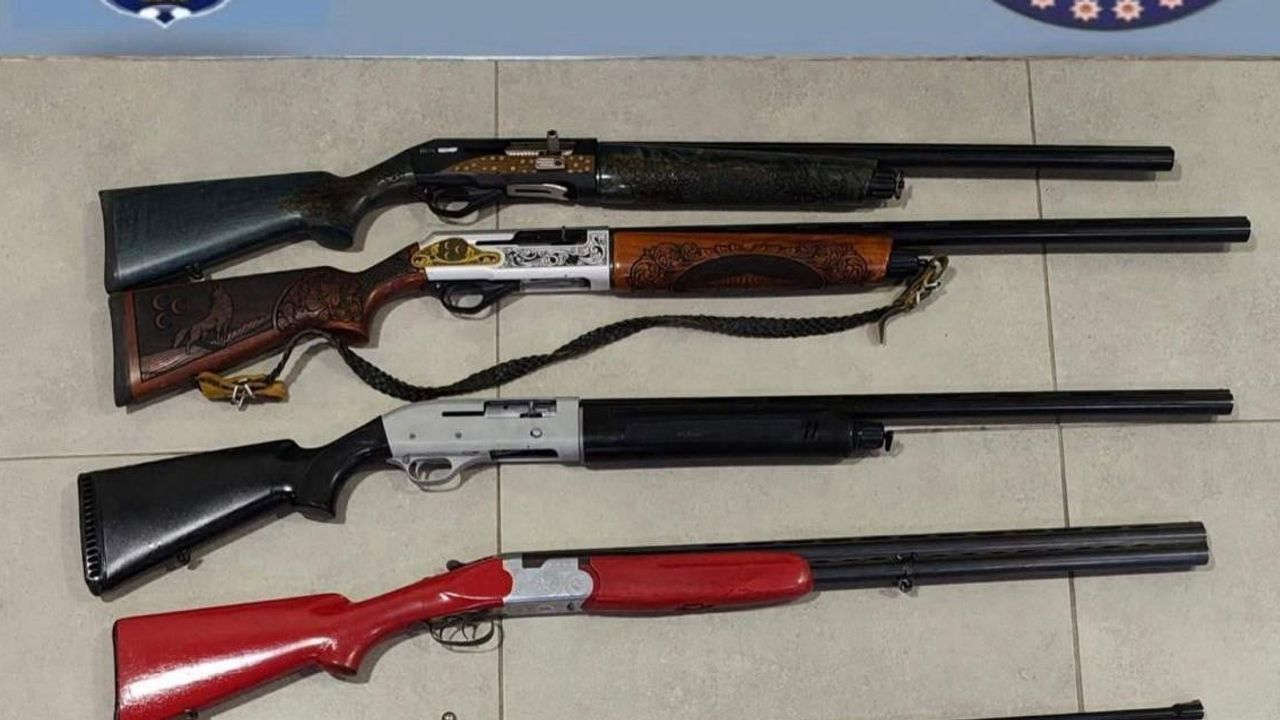 Konya'da Çatalhüyük mahallesinde düzenlenen operasyonda 6 ruhsatsız tüfek bulundu