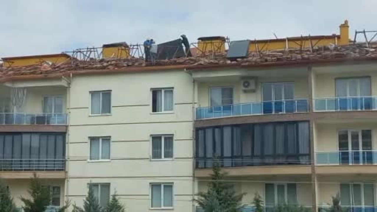 Konya'da çatı yenileme çalışmasında güvenlik önlemleri yok sayıldı