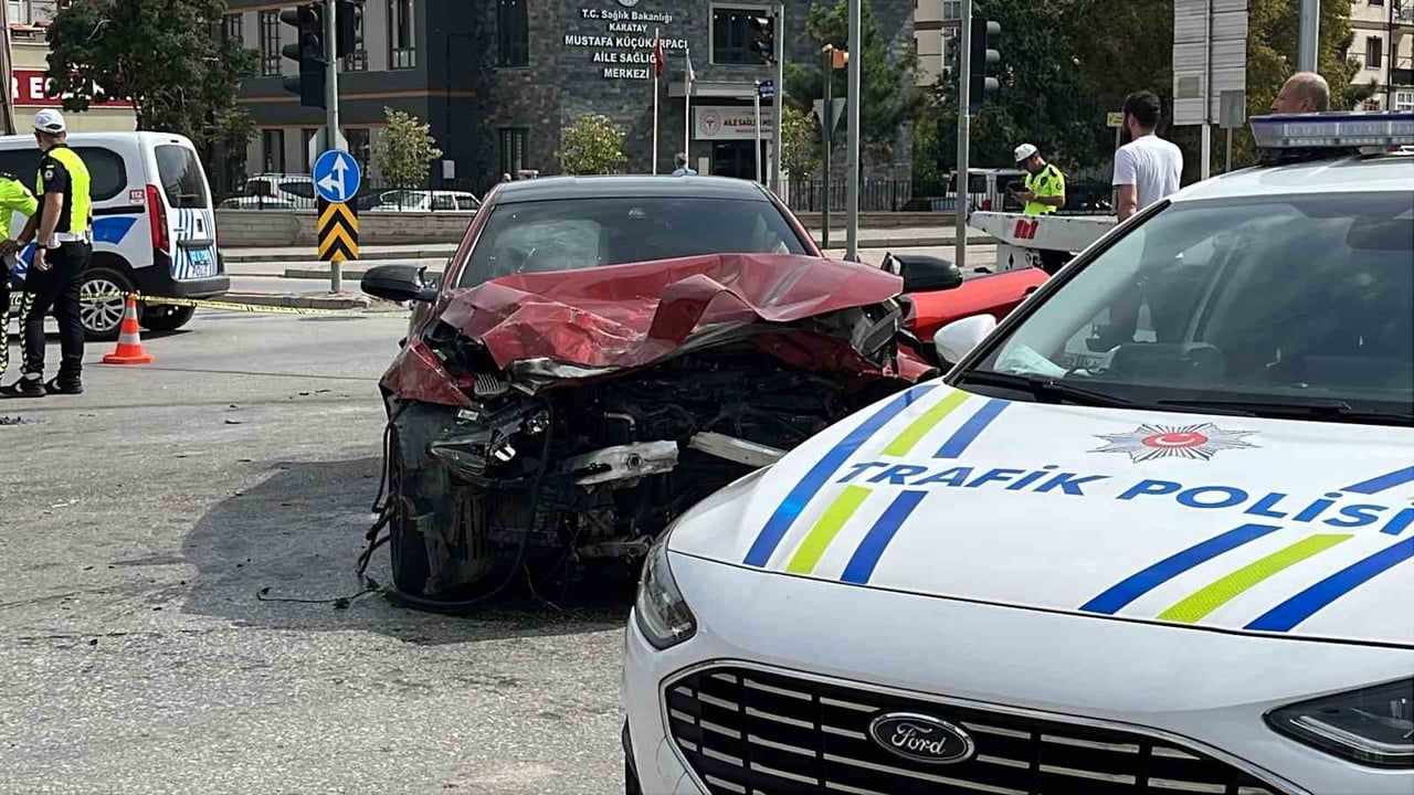 Konya'da kavşakta çarpışma: sürücü tedaviye rağmen kurtarılamadı