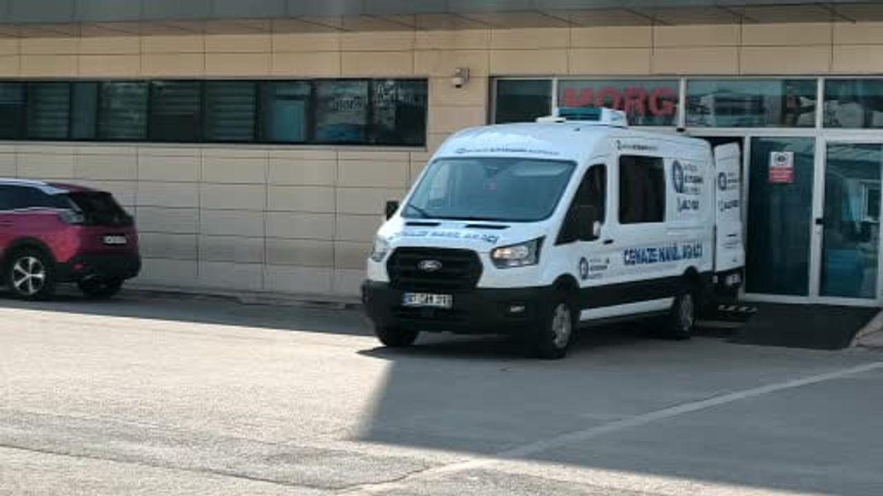 Konyaaltı sahilinde kürek sörfü kazasında hayatını kaybeden genç için anne son kez yüzünü görmek istedi