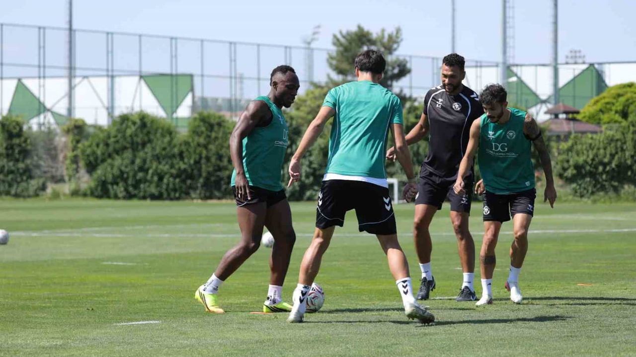 Konyaspor son prova ile Erzurumspor FK deplasmanına hazır
