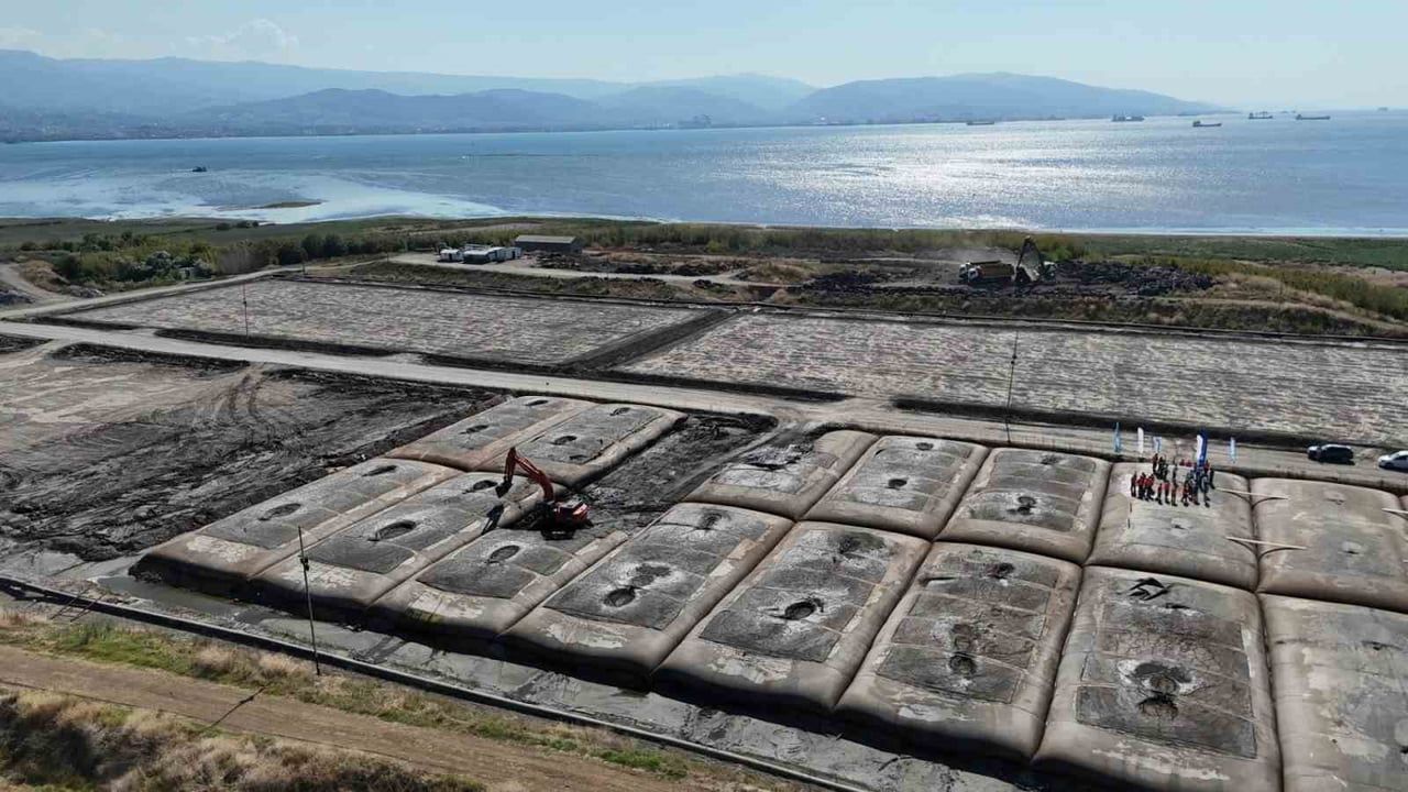 Körfezin dibi temizlendi: 160 bin kamyonla taşınan çamurun bilançosu
